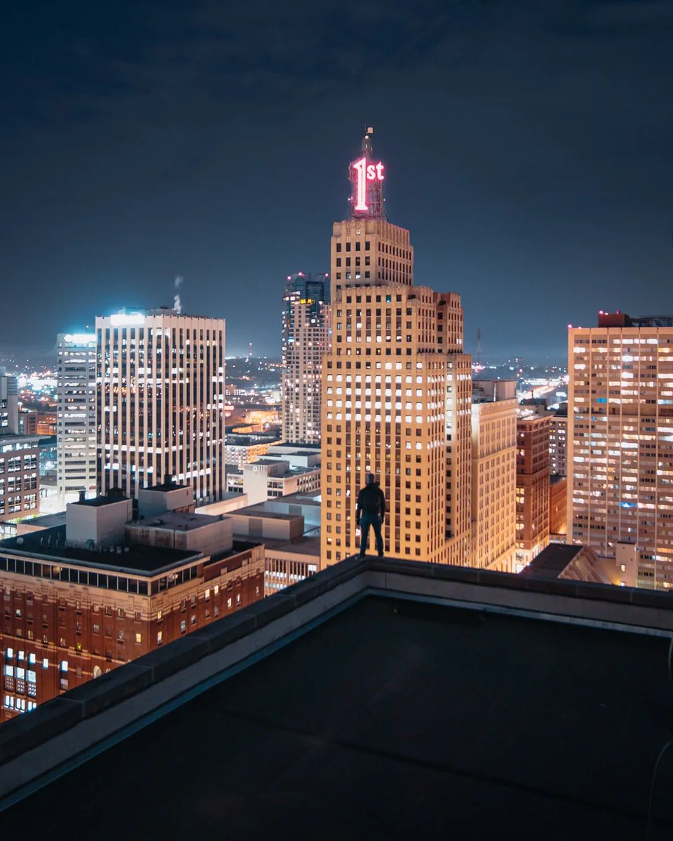 商业插画示例：品牌传播主视觉画面